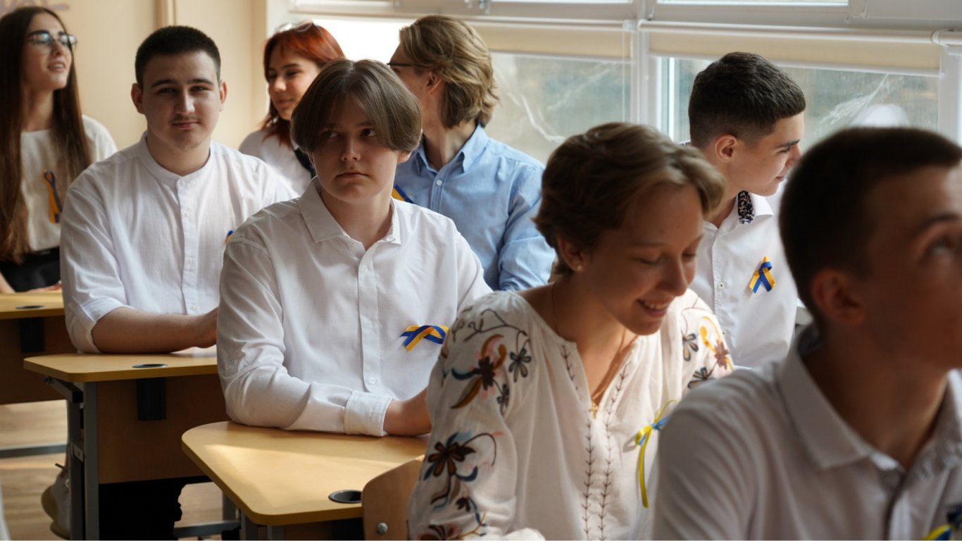 Искусственный интеллект в украинских школах: программа внедрения