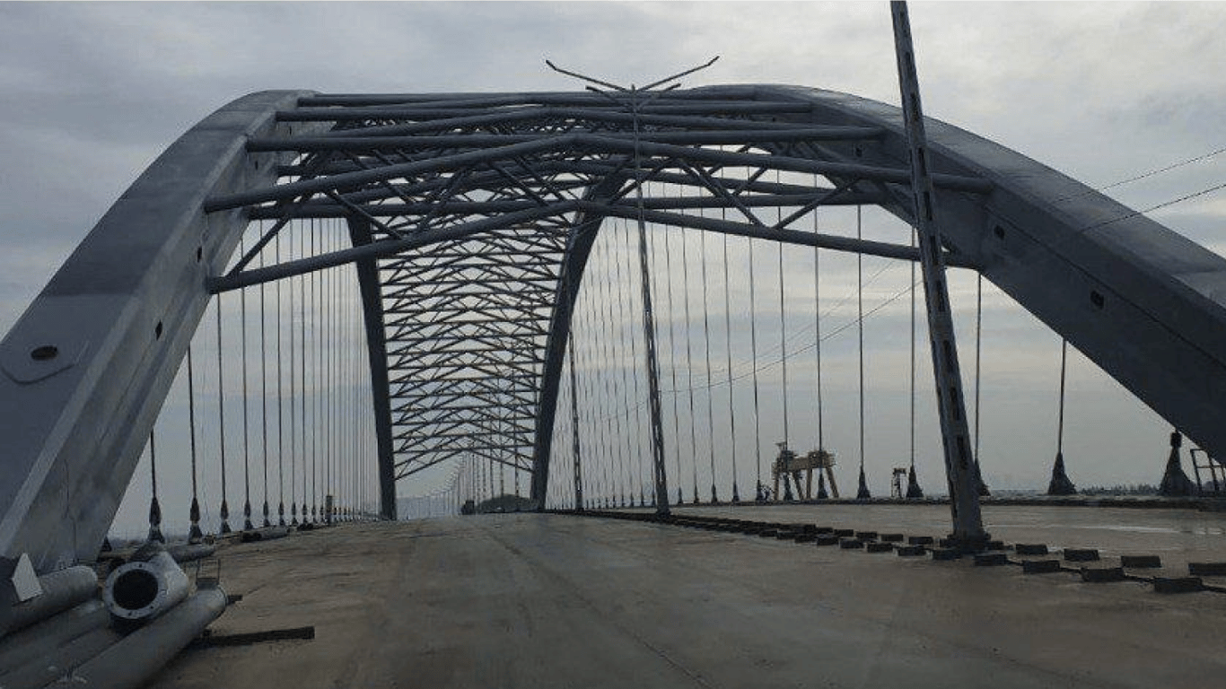 В Киеве будут судить главу КП за растрату 35 млн гривен на строительстве Подольского моста