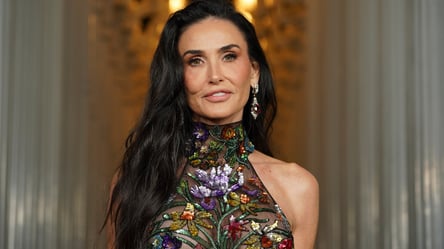 Demi Moore just brought back the most iconic dress of the 90s - 285x160