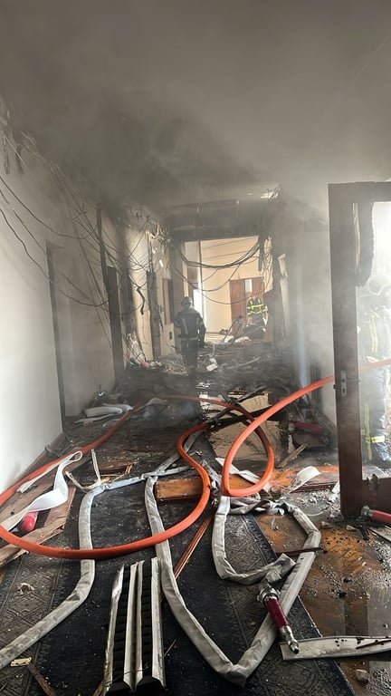 Пожежа у будівлі Кабміну - фото