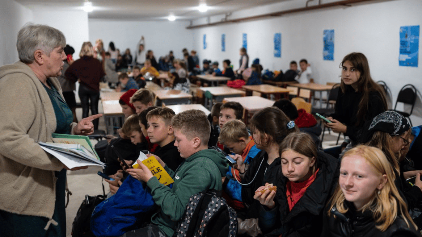 З понеділка деякі школярі Одеси навчатимуться по-новому — подробиці