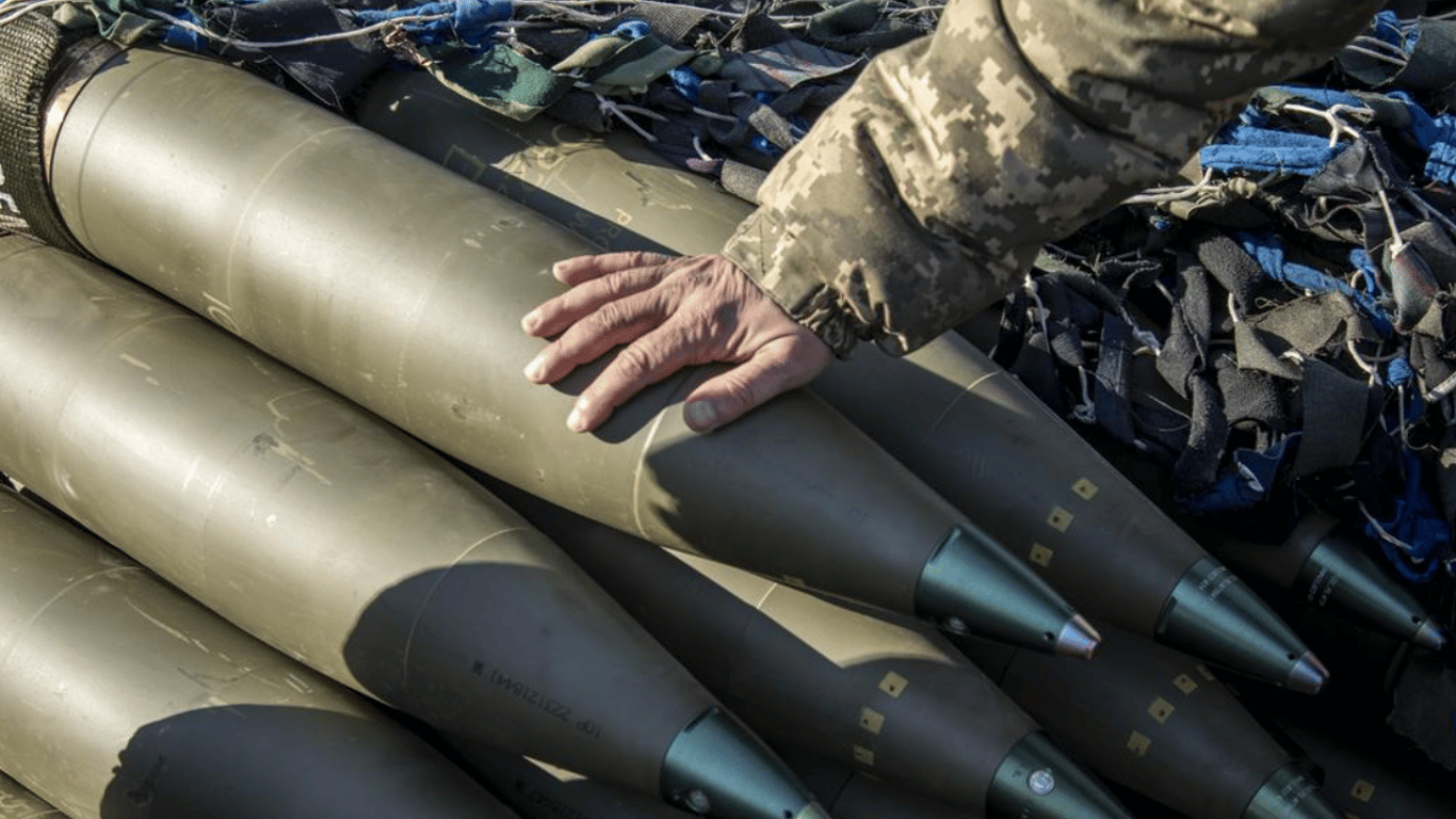 На тлі дефіциту боєприпасів: Данія викупляє завод з виробництва артснарядів