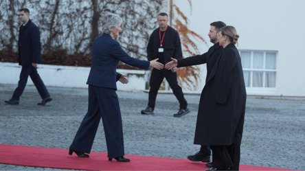 Зеленські зустрілися з президенткою Ірландією — деталі - 285x160