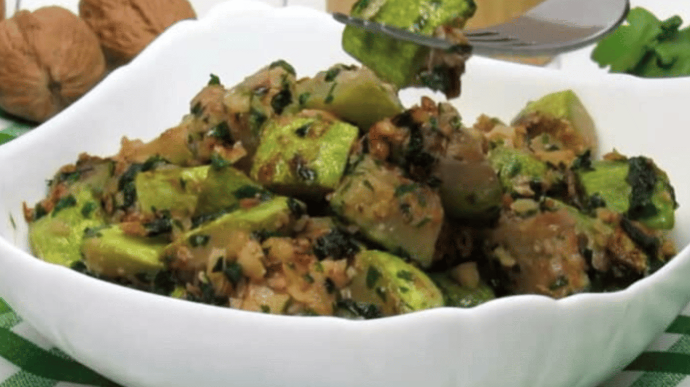 дуже смачний рецепт теплого салату з кабачків