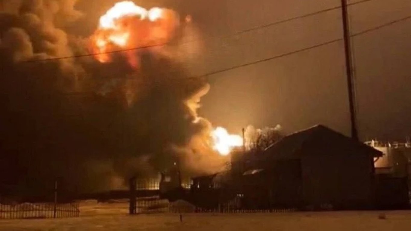 Неспокійний ранок в Росії — в регіонах спалахнули нафтобази і газопроводи