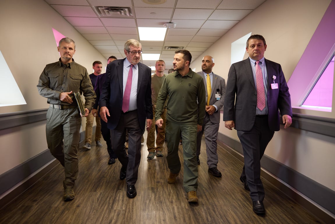 Президент України Володимир Зеленський відвідав поранених українських військових у США