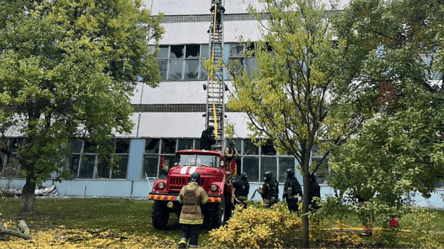 РФ вдарила по Чернігівщині — пошкоджене промислове підприємство - 285x160