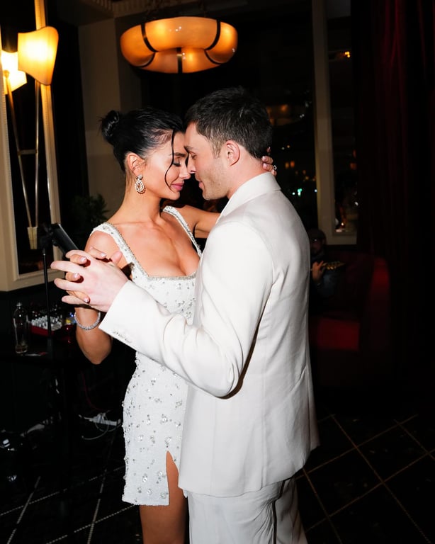 Ед Вествік з нареченою Емі Джексон. Фото: instagram.com/iamamyjackson/