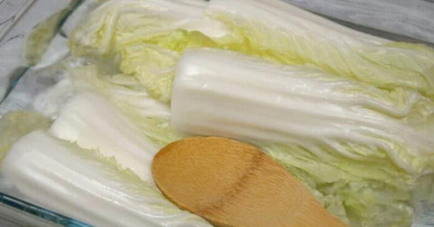 Рулетики з пекінської капусти у паніровці - рецепт