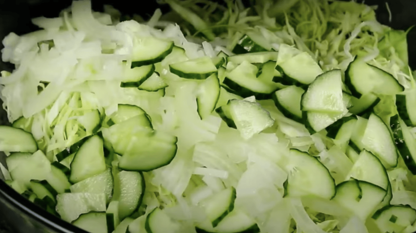 рецепт салата з молодою капустою
