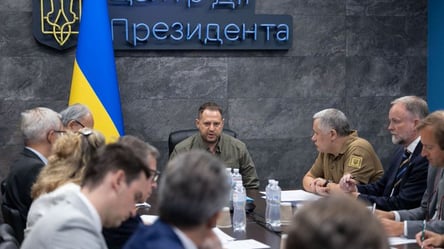 Єрмак розповів нові подробиці щодо української версії формули миру - 285x160