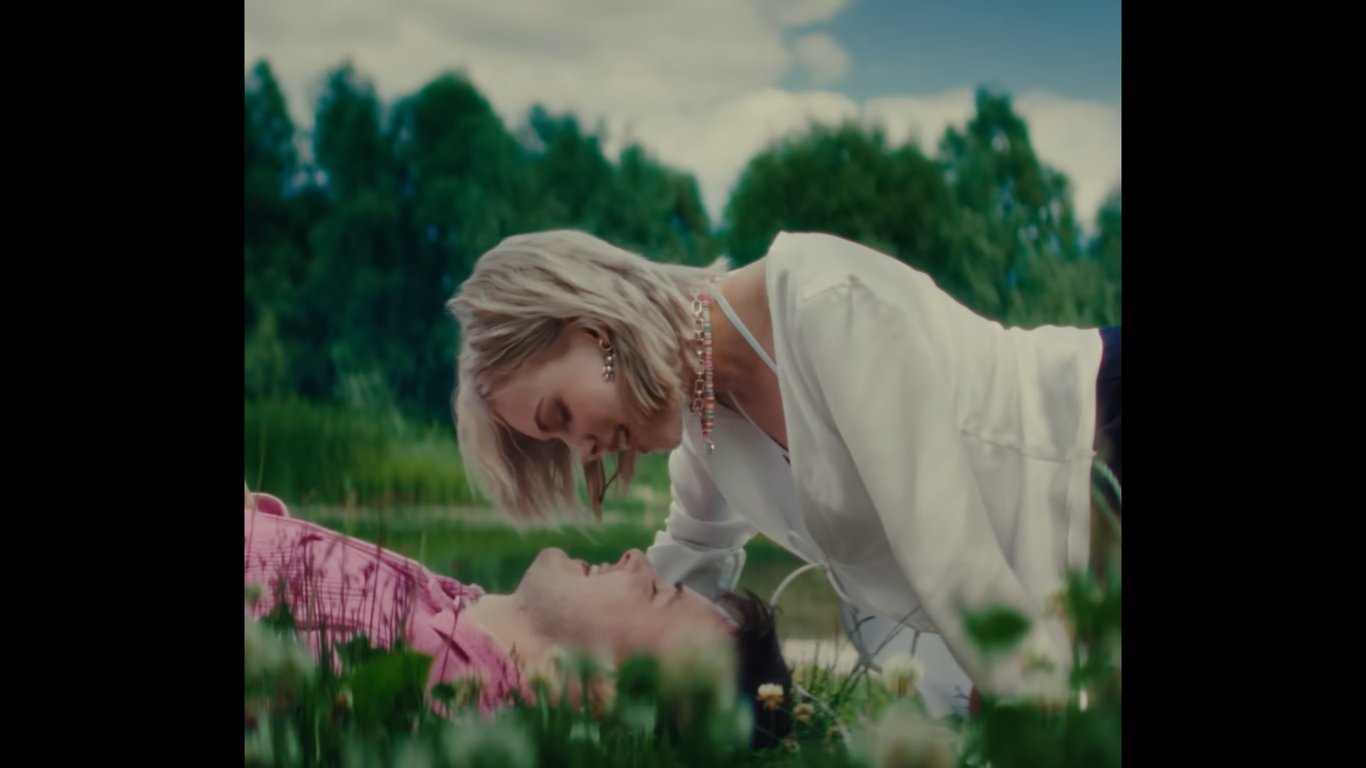 Клип "Белые ночи". Фото: скриншот