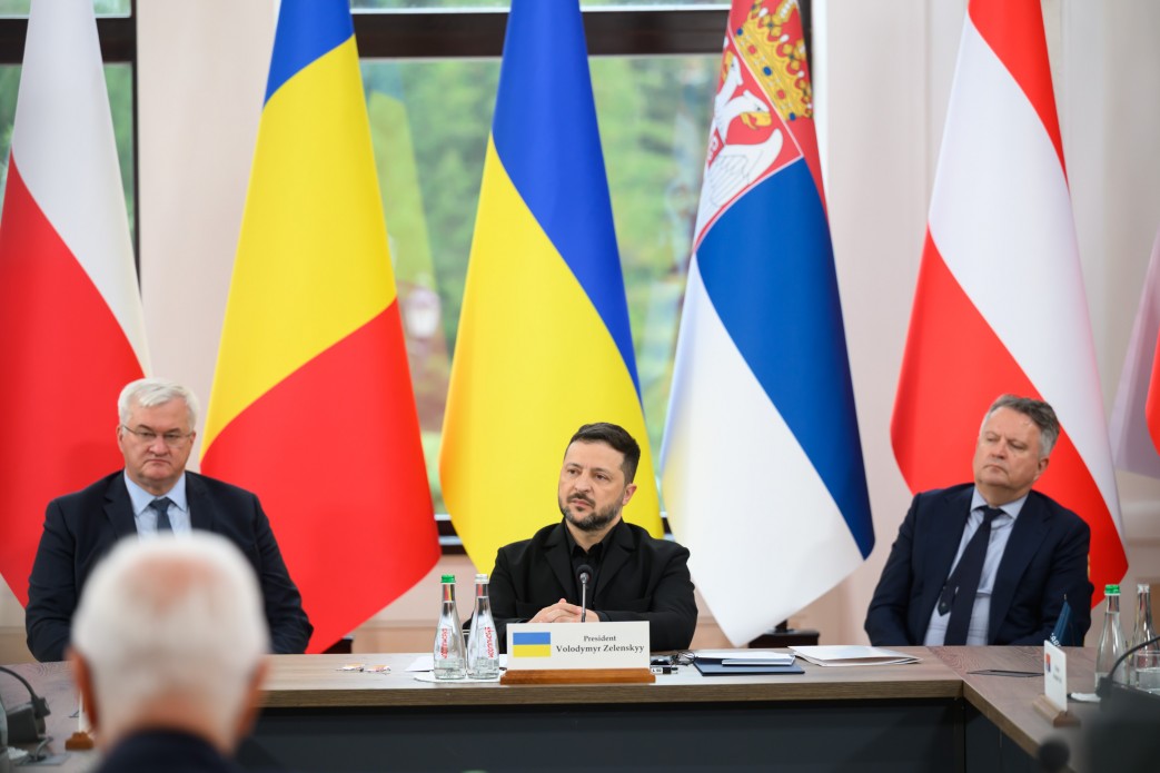 Володимир Зеленський на саміті у Карпатах
