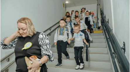 How children study in an underground school in Kharkiv — video - 285x160