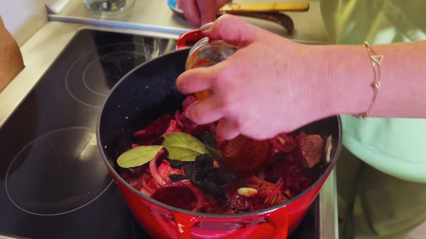 рецепт шпундри зі свининою та буряком