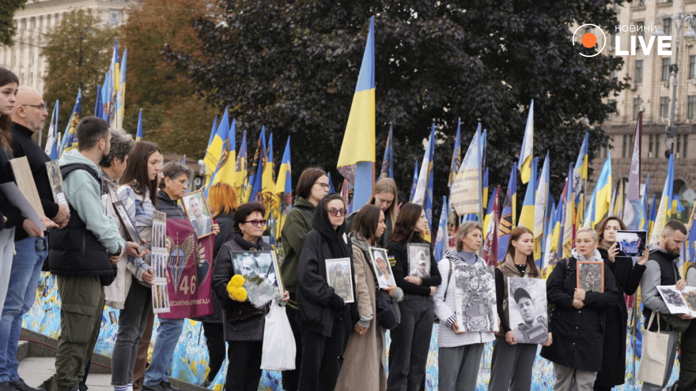 В Киеве почтили память погибших на День защитников и защитниц Украины — фото - фото 9