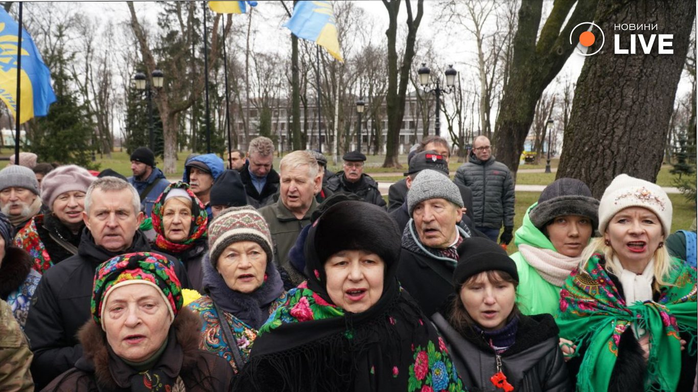 В Киеве чтят память Героев Небесной Сотни - фото 4