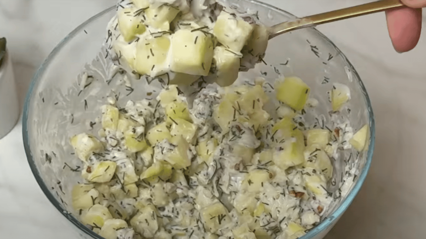 рецепт салату з кабачками зі сметанною заправкою