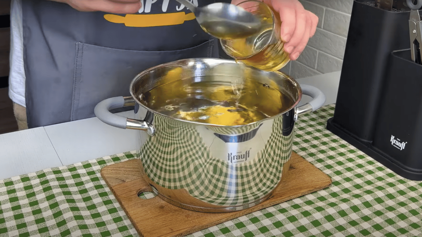 Домашній квас з бульбашками на Медовий Спас