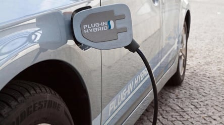 Гибриды с подзарядкой сжигают втрое больше бензина, чем заявлено - 285x160