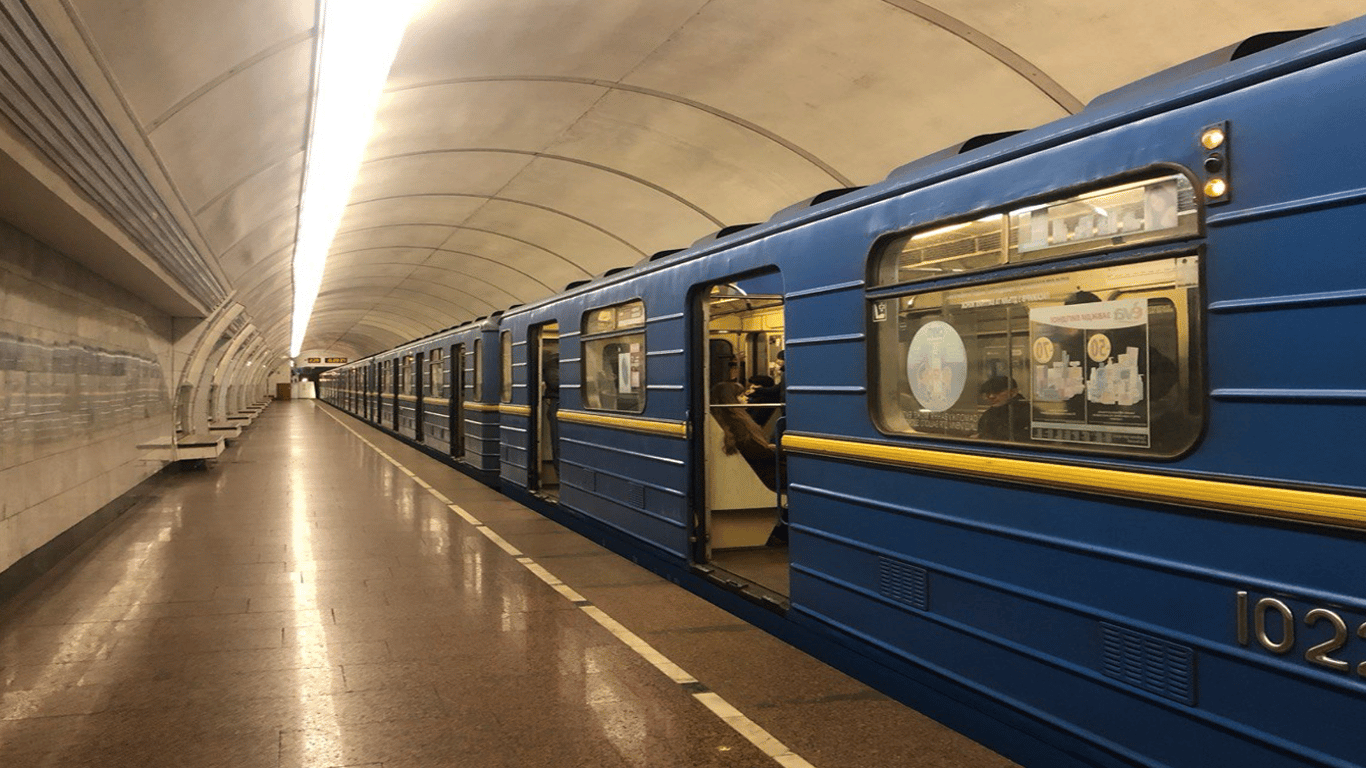 Сума, яку насправді отримують машиністи метро в Києві: премії та оклад