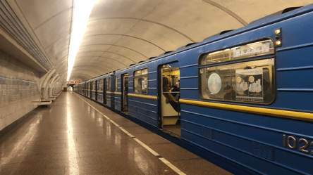 Сума, яку насправді отримують машиністи метро в Києві: премії та оклад - 285x160