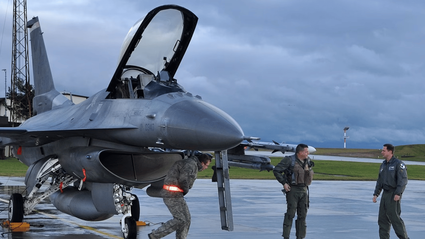 В Румынию прибудут 50 украинских военных для обучения на F-16