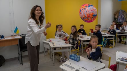 Вчителям хочуть різко підвищити зарплати — Гетманцев назвав дату - 285x160