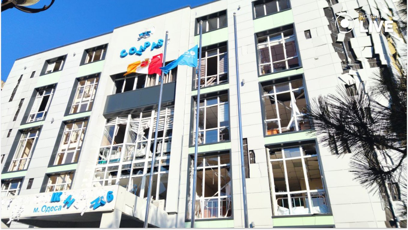 Состояние детской поликлиники в Одессе после обстрела - фото 1