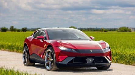 Представлен интерьер первого электрокара Ferrari от дизайнера iPhone - 285x160