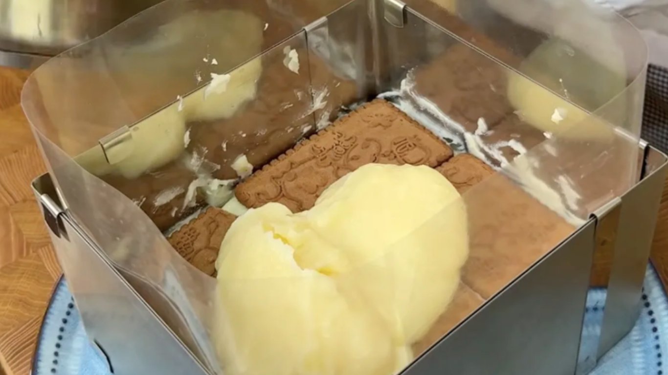 торт без випічки з заварним кремом