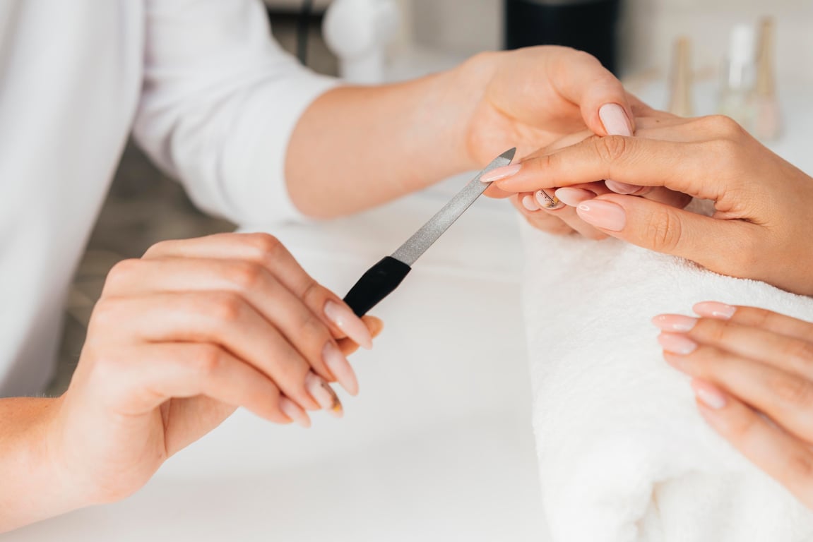 Як Місяць впливає на стан нігтів