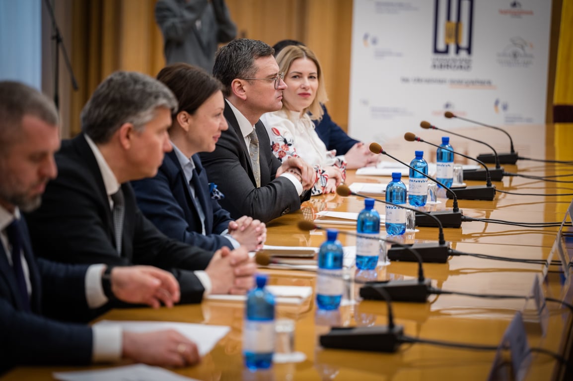 Україна запускає платформу "UA — Ukrainian Abroad" для молоді — яка мета - фото 1