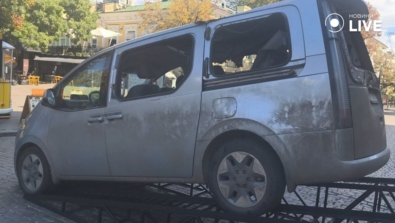 Виставка про обстріли гуманітарних місій в Одесі
