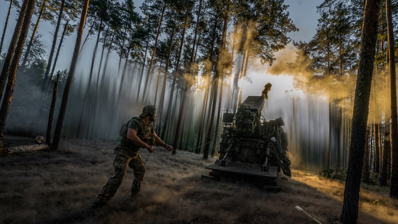 Бійці нахвалюють САУ "Богдана", адже вона влучно стріляє і може розгорнутись всього за пару хвилин