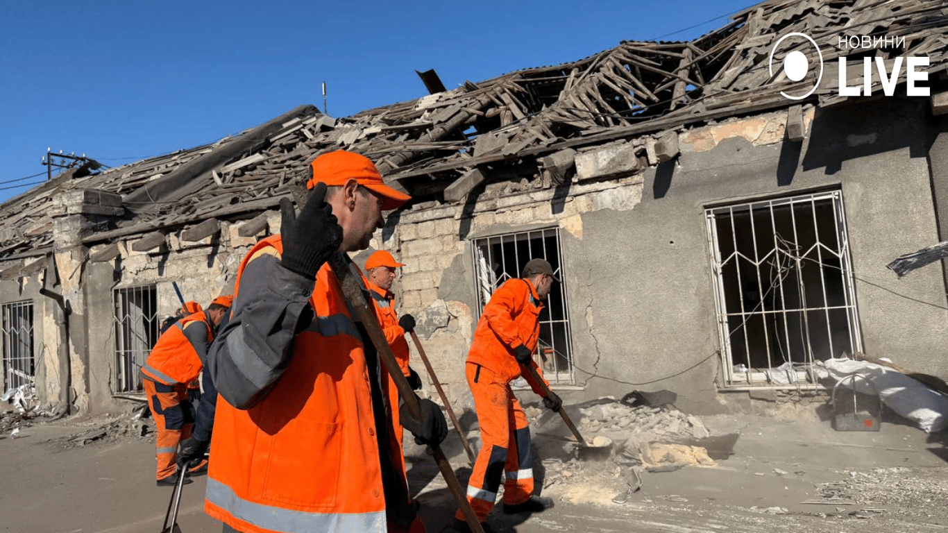 Знищені будинки — з'явилися фото наслідків обстрілу Одеси - фото 1