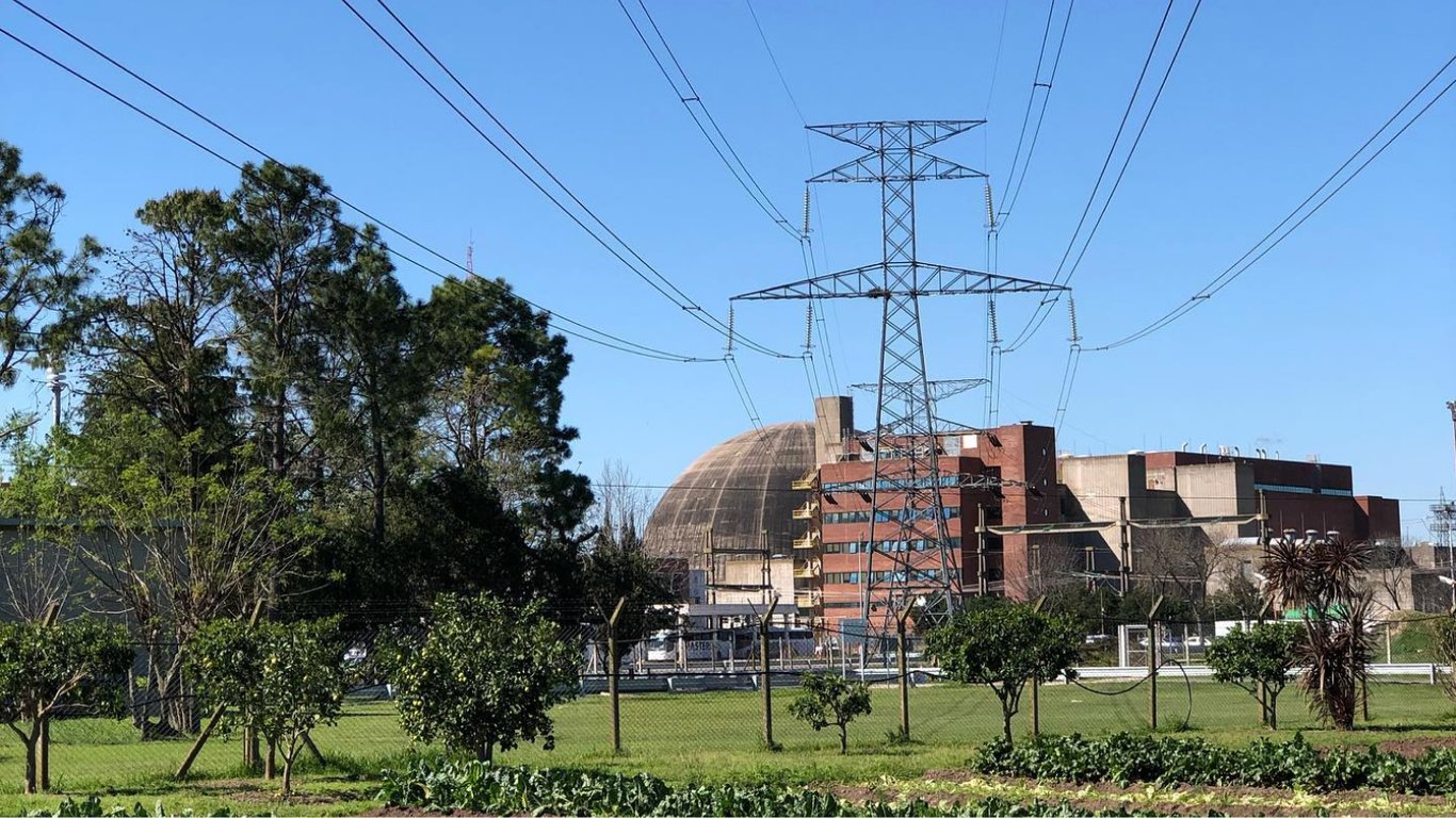 В Аргентине 20 млн человек остались без света из-за аварии на АЭС