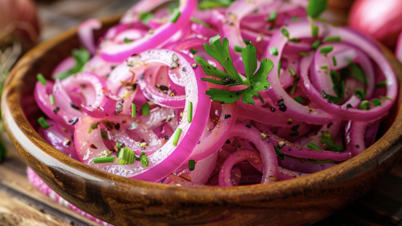 Як замаринувати цибулю: рецепт за 5 хвилин, яким користуються шеф кухарі