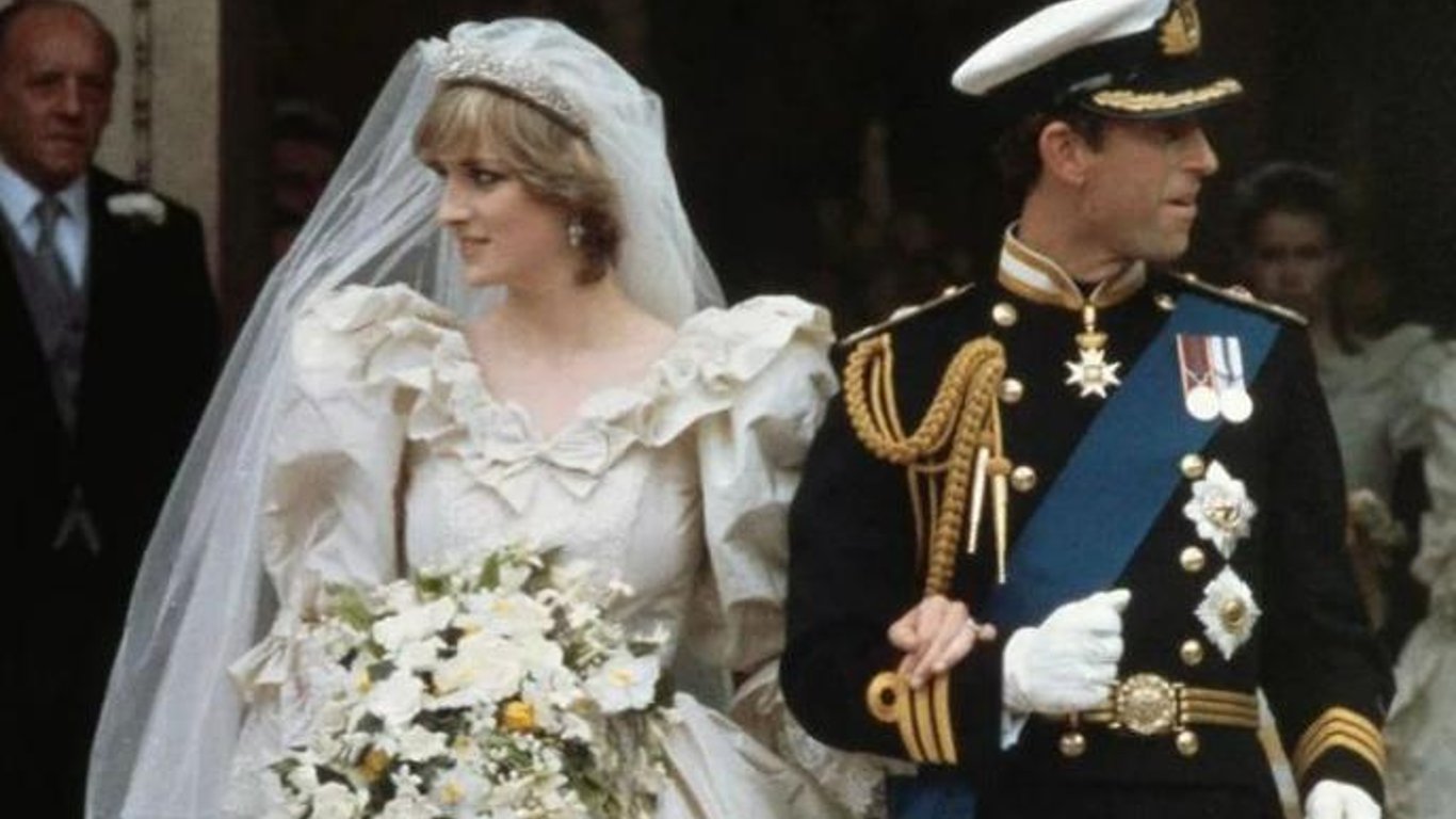 Дизайнерка весільної сукні принцеси Діани ледь не втратила свідомість під час королівського весілля