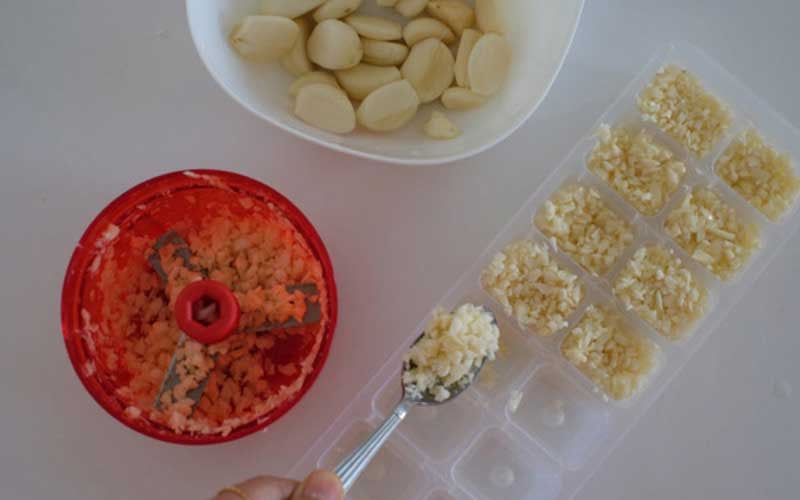 Как только из огорода - как правильно заморозить чеснок, чтобы он хранился пол года - фото 3