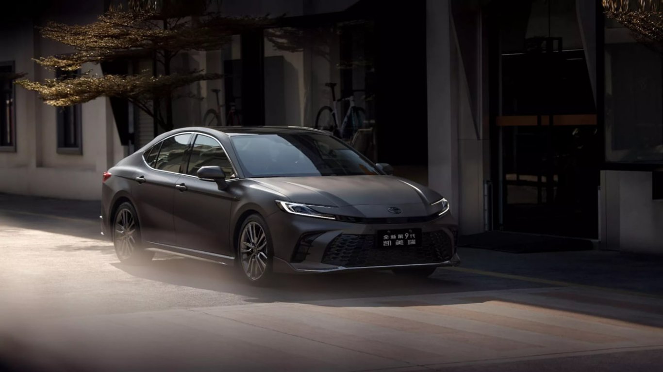 Нова бюджетна версія Toyota Camry 2025 — особливості та ціна