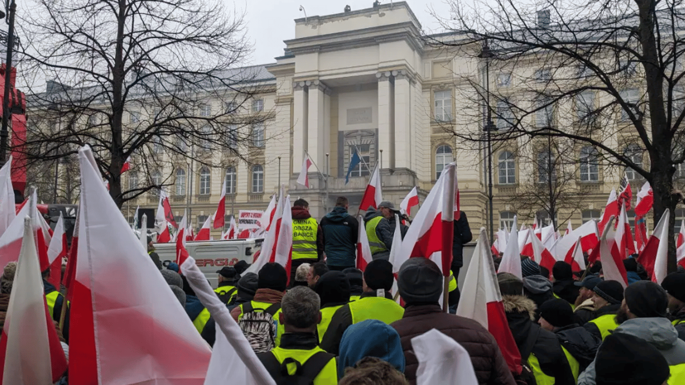 Польські фермери анонсували масштабні акції протесту по всій країні