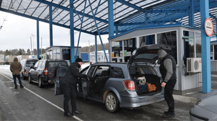Українці масово повертаються додому: що можна ввозити на територію країни з-за кордону - 285x160