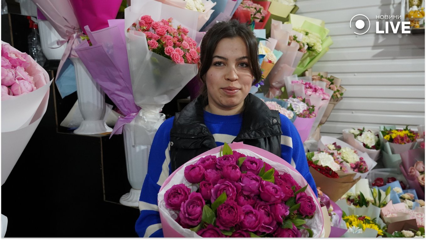 Квіти на день закоханих — яка ціна на одеському Привозі - фото 4