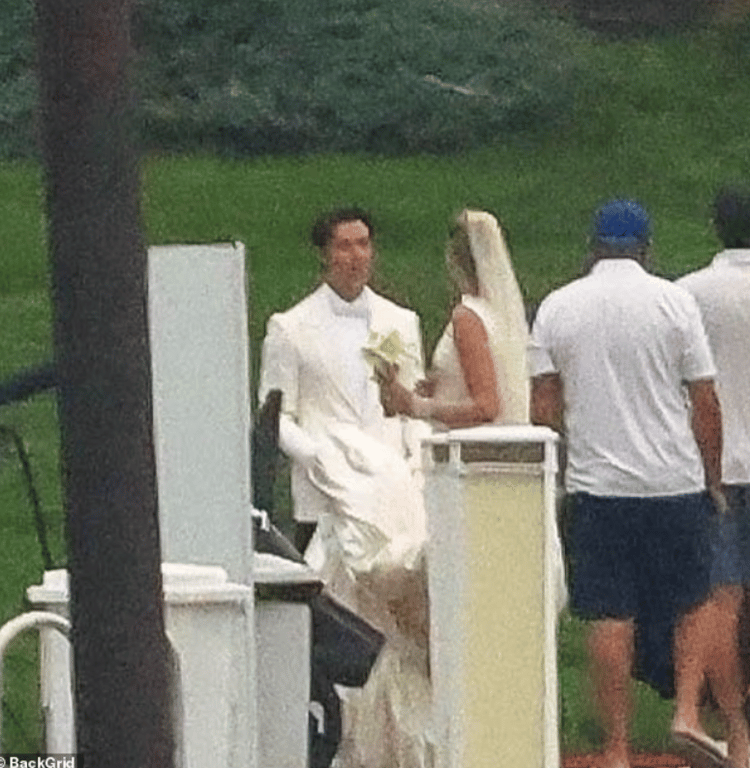 Син Шварценеггера таємно зіграв весілля після 10 років відносин - фото 1