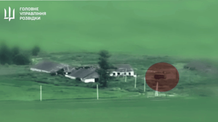 Оператори дронів ГУР знищили пункт розміщення автомобільної техніки окупантів — відео - 285x160