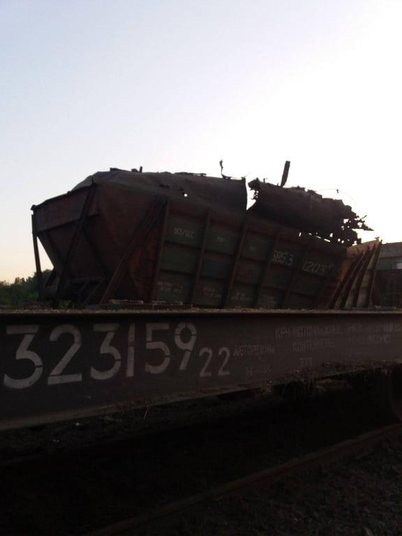 Зерновий вагон після нічної атаки Росії на Київ 17 червня