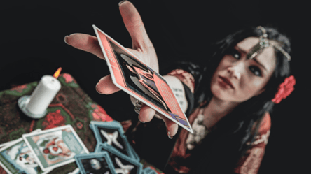 На три знаки Зодіаку вже скоро чекають складні рішення за Таро - 285x160