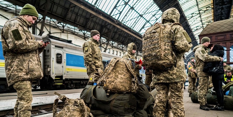 Выезд военного из Украины 2023 — актуальные документы, правила, основания