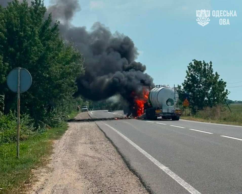 Двоє людей загинули внаслідок атаки РФ на Одеський район - фото 3